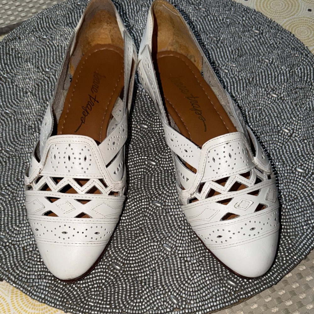 Bare Traps White Leather Women's Shoes